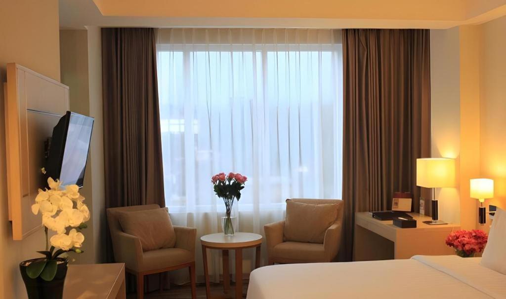 Horison Hotel Сукабуми Экстерьер фото