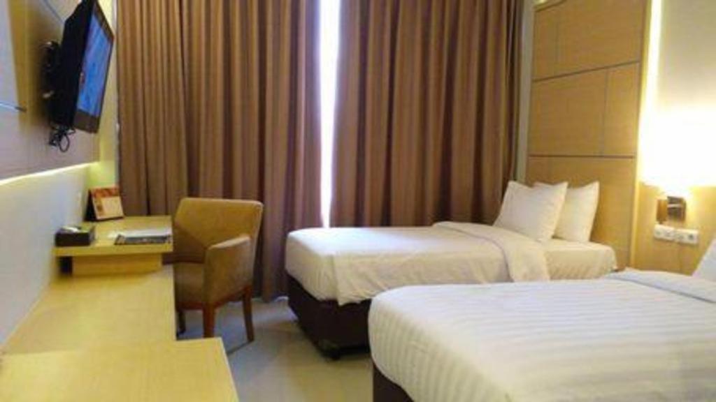 Horison Hotel Сукабуми Экстерьер фото