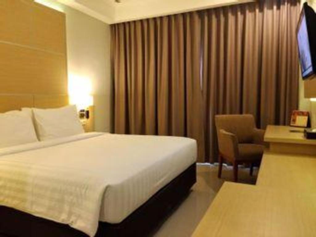 Horison Hotel Сукабуми Экстерьер фото