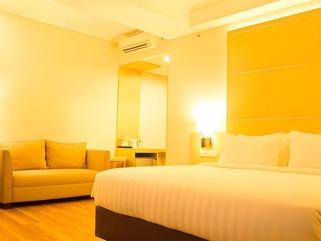 Horison Hotel Сукабуми Экстерьер фото