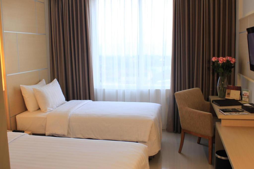Horison Hotel Сукабуми Экстерьер фото