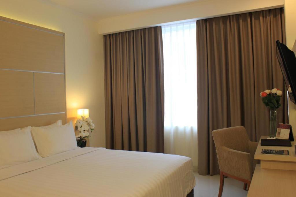 Horison Hotel Сукабуми Экстерьер фото