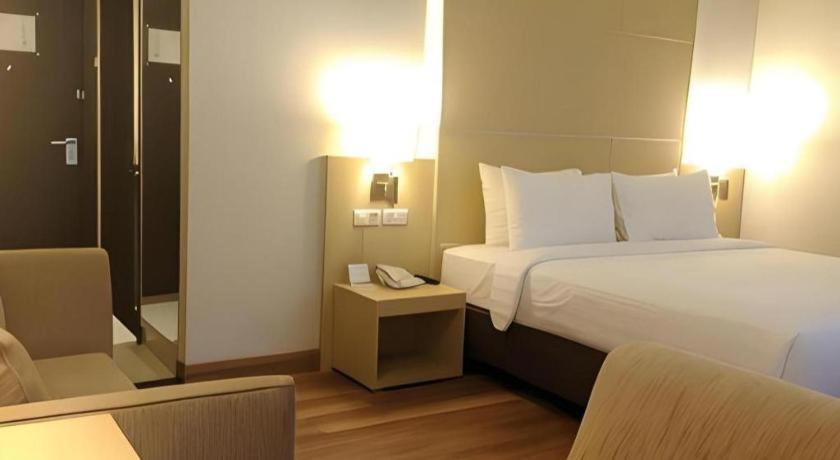 Horison Hotel Сукабуми Экстерьер фото