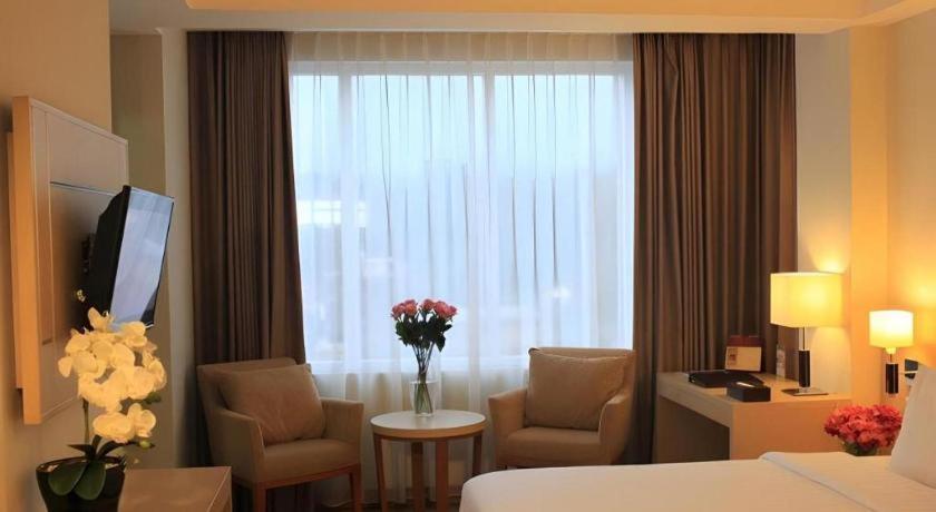 Horison Hotel Сукабуми Экстерьер фото