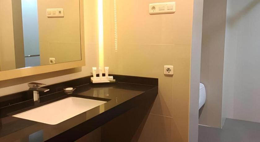 Horison Hotel Сукабуми Экстерьер фото