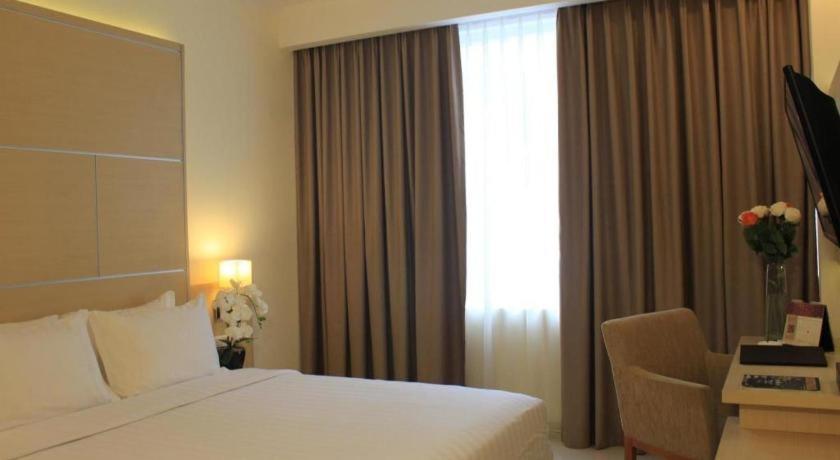 Horison Hotel Сукабуми Экстерьер фото
