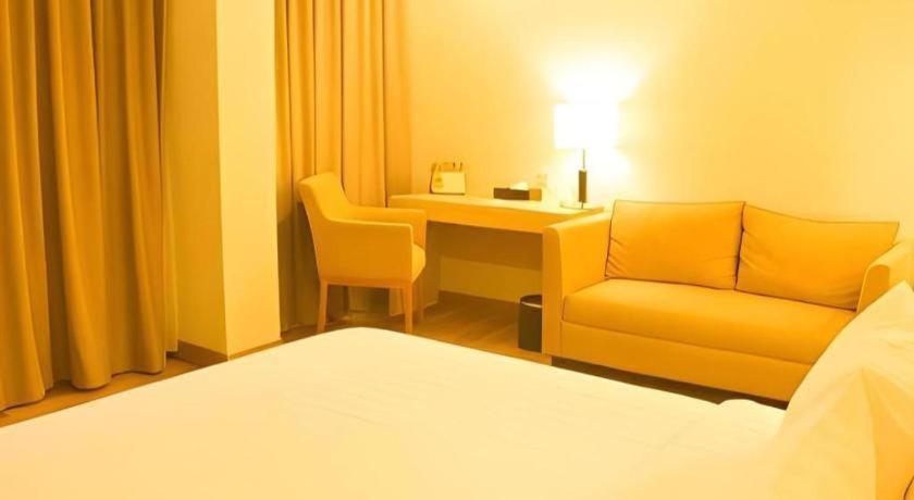 Horison Hotel Сукабуми Экстерьер фото